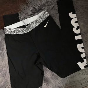 Nike Pro Dri-Fit Fleece-Lined Leggings Sz Medium